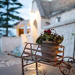 Trulli Magnolia فيلة بوتينيانو