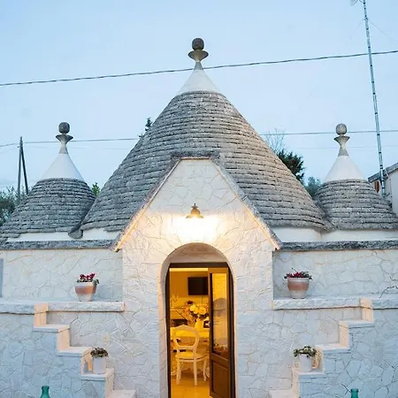 Trulli Magnolia Villa *