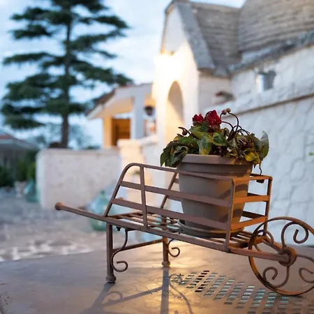Trulli Magnolia 普蒂尼亚诺